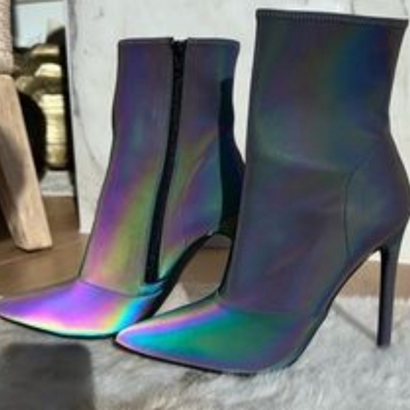 Steve Madden Elegant Whimsy Gray Halographic Stiletto Ankle Boots Sz 7 - Picture 3 of 6